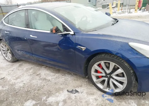 2018 Tesla Model 3 Long Range/Performance из США, поврежденный, VIN 5YJ3E1EB8JF081833